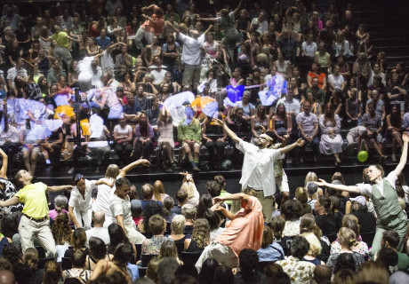 Spiegelneuronen – Salzburger Festspiele – Sasha Waltz und Stefan Kaegi experimentieren mit dem menschlichen Bewegungsimpuls