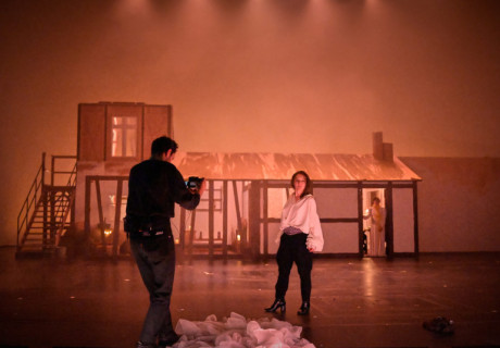 Sturm und Drang. Geschichte der Deutschen Literatur I – Volksbühne Berlin – Julien Gosselin und Ensemble widmen sich dem deutschen Wesen