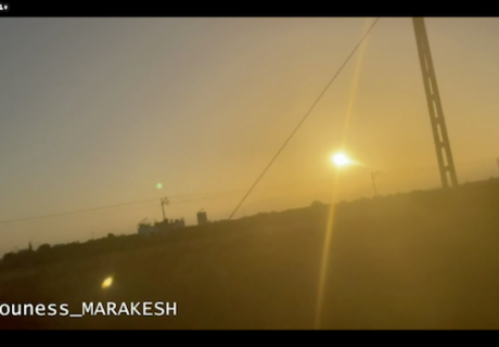 The Sun Sets Eight Times A Day – Theater Aufbau Kreuzberg / Suite 42 – Ein zehntägiges Online-Festival bringt Künstler:innen aus acht Zeitzonen in Austausch