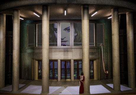 Herr Puntila und das Riesending in Mitte – Volksbühne Berlin – René Pollesch und den Seinen genügt ein bisschen Selbstbespiegelung