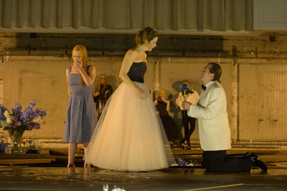 frauvommeer3 560 georgsoulekburgtheater ujpg