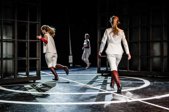 Buergerkrieg2 560 BjoernStork x