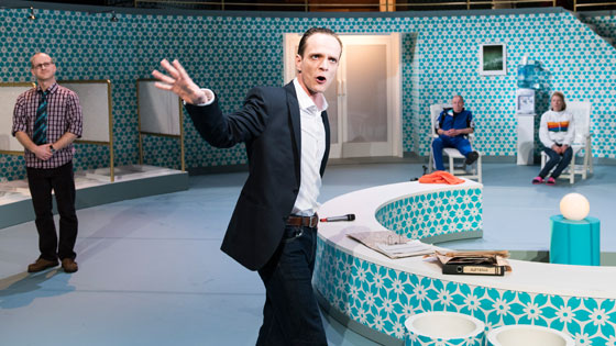 Volksfeind2 560 FalkWenzel h