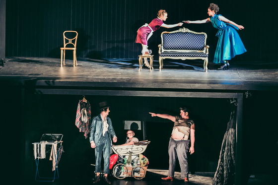 Zu ebener Erde9 560 Lupi Spuma u