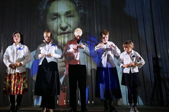 AtlasDesKommunismus2 560 UteLangkafel MAIFOTO u