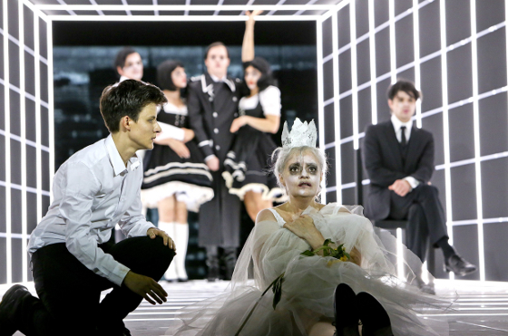 Koenigin Lear2 560 Birgit Hupfeld u