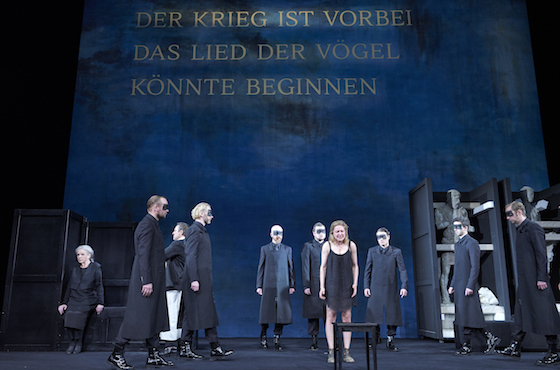 Antigone2 560 MatthiasHorn u