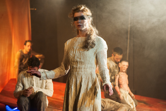 TagedDunkelheit1 560 GabrielaNeeb u