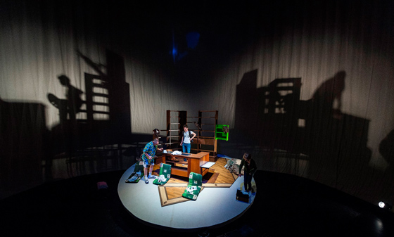 der obdachlose mond1 560 Pawel Sosnowski