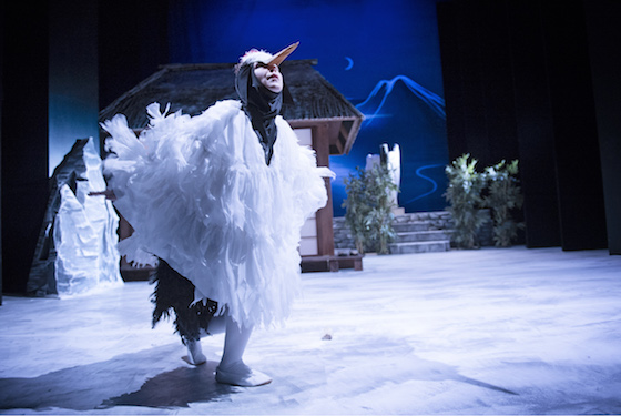 2312KonstanzKranich im Schnee 560 TheaterKonstanzIljaMess u