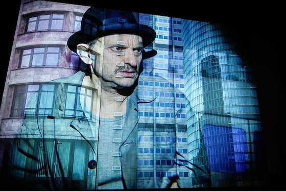 Hauptmann von koepenick 560 ArnoDeclair u