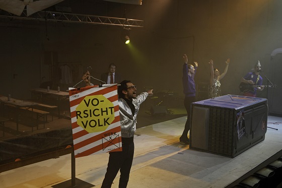 demokratischeNacht1 560 Yasmina Haddad u