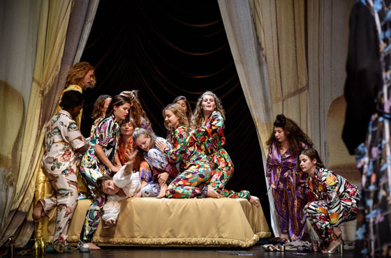 cry baby 2 560 Arno Declair u