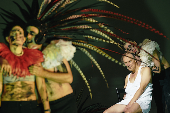 Lear im Feinripp: Edgar Selge (mit Carlo Ljubek) &copy; Matthias Horn