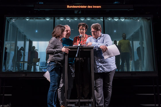 PerformingEmbassy1 560 KrafftAngerer u