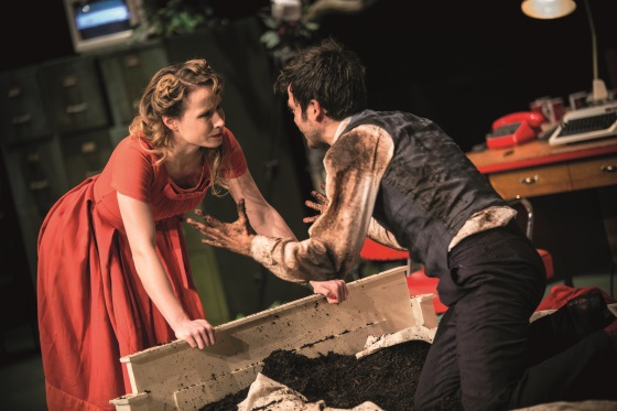 Schmutzigen Haende3 560 mira elisa goeres phillip henry brehl marie liebig u