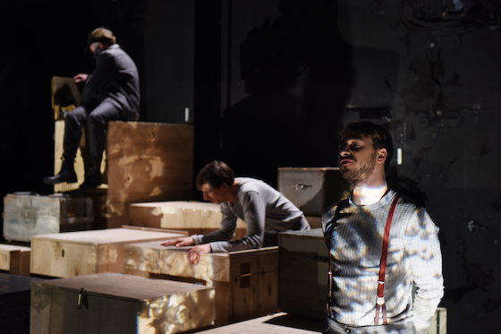 FluchtohneEnde1 560 AlexiPelekanos u