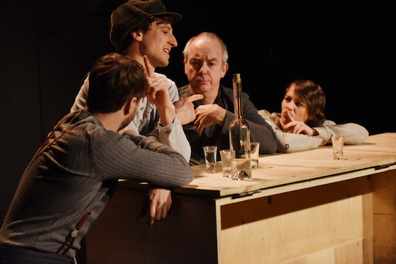 FluchtohneEnde3 560 AlexiPelekanos u