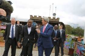 John Kerry Meets Boniface Mwangi at PAWA 254 