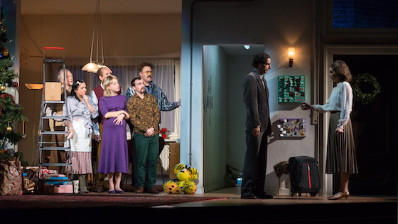 Schoene Bescherungen 1 560 ReinhardWerner Burgtheater u