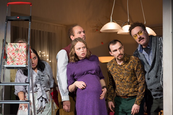 Schoene Bescherungen 3 560 ReinhardWerner Burgtheater u