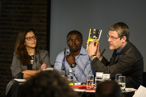 adk Symp PostdramatischesTheater1 560 Marcus Lieberenz bildbuehnede u