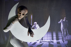 Final Fantasy – Volksbühne Berlin – Hausregisseurin Lucia Bihler alienisiert Oscar Wildes Salomé