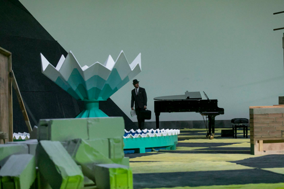 howl8 560 David Baltzer u