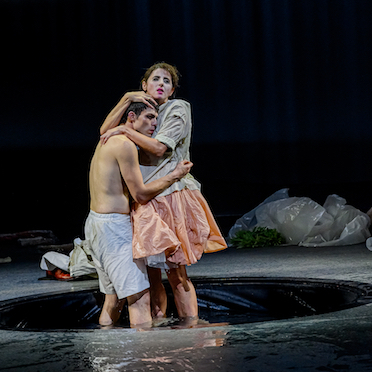 Geschichten aus dem Wiener Wald – Schauspielhaus Bochum – Karin Henkel zeigt Horváths düsteres Volksstück als Totentanz am Vorabend des Faschismus