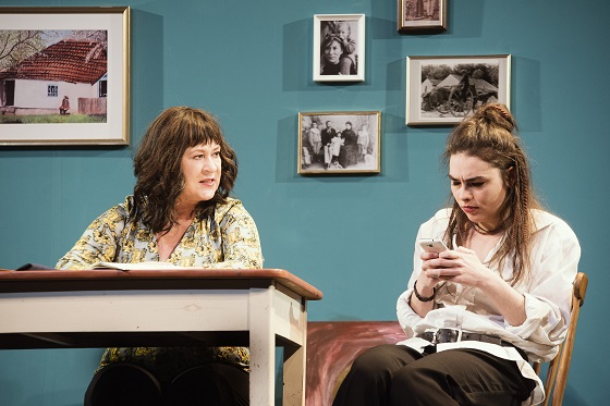 LasstmichinRuhe2 560 Eva Mattes Edda Wiersch c Kerstin Schomburg u