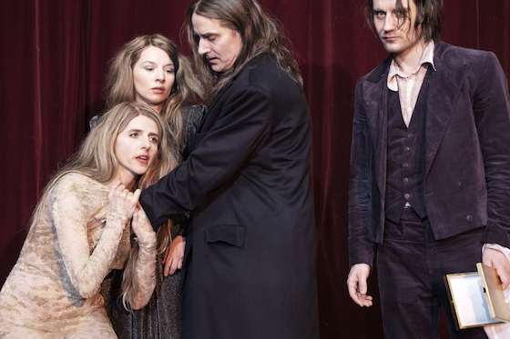 Amphitryon2 560 ArminSmailovic u