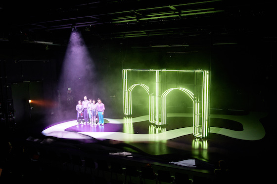 SechsKoffer2 560 FabianHammerl u