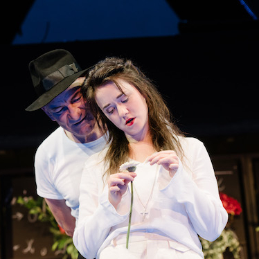 Faust I – Theater Heilbronn – Malte Kreutzfeldt zeigt Goethes Gelehrten ganz irdisch zwischen Schöpferkraft und Destruktion