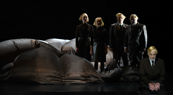 Reisende 2 560 c Monika Forster u