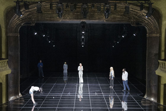 02 melancholia 560 c armin smailovic