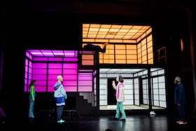 The Vacuum Cleaner – Münchner Kammerspiele – Toshiki Okada porträtiert eine vom Kapitalismus ausgeblutete, ganz normale Familie