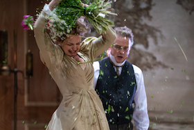 Die Möwe – Alvis Hermanis zeigt Anton Tschechows Psychogramm einer erstarrten Gesellschaft im Münchner Cuvilliéstheater