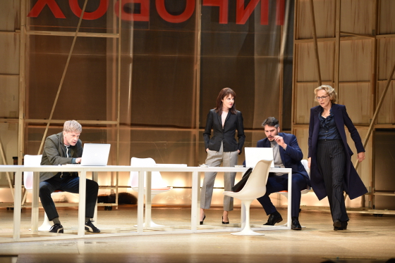 EineVolksfeindin2 560 Anna Maria Loeffelberger u