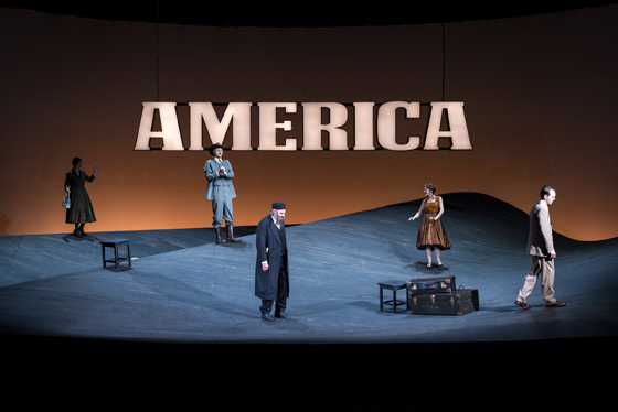 Hiob1 560 ReinhardWerner Burgtheater u