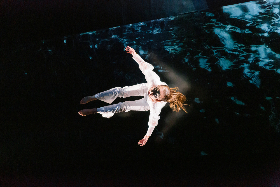 Der letzte Mensch – Theater Nestroyhof Hamakom Wien – Ingrid Lang inszeniert Philipp Weiss' Zukunftsvision