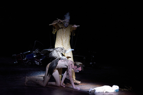 Orestie – Schauspiel Frankfurt – Jan-Christoph Gockel verlegt Aischylos' Gründungstext der Demokratie in die Apokalypse