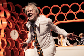 Network – Thalia Theater Hamburg – Jan Bosse holt die 1976er-Mediensatire aus dem Kino ins Theater