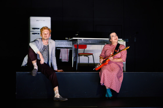 DIE POLITIKER von Wolfram LotzMit Bernhard Conrad und B&auml;rbel SchwarzREGIE Marie Bues  B&Uuml;HNE Carolin G&ouml;decke  KOST&Uuml;ME Lara Nikola Linnemeier