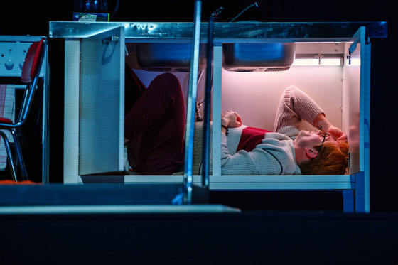 DIE POLITIKER von Wolfram LotzMit Bernhard Conrad und B&auml;rbel SchwarzREGIE Marie Bues  B&Uuml;HNE Carolin G&ouml;decke  KOST&Uuml;ME Lara Nikola Linnemeier