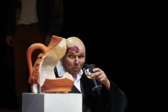 ZerbrochneKrug 2 560 u