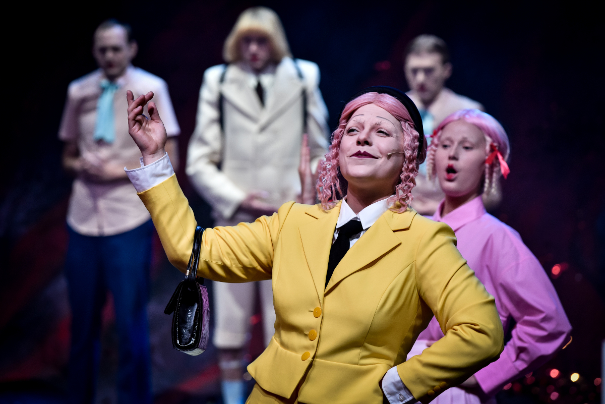 Gymnasium3 1200 Arno Declair u