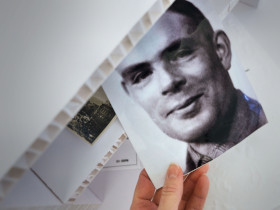 reconstruct:alan-turing – Ruhrfestspiele Recklinghausen – Das Büro für Eskapismus präsentiert ein Zoom-Game über Alan Turing