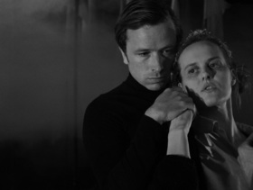 YELLOW The Sorrows of Belgium II: REX – Landestheater Niederösterreich St. Pölten – Luk Perceval setzt seine Belgien-Trilogie als Schwarzweiß-Film fort 