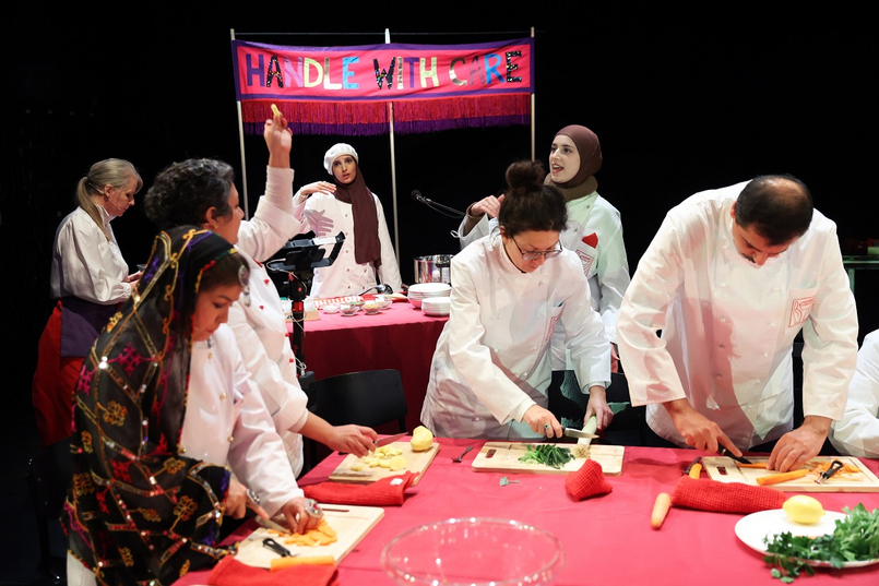 HandleWithCare1 1200 DorotheaTuch u