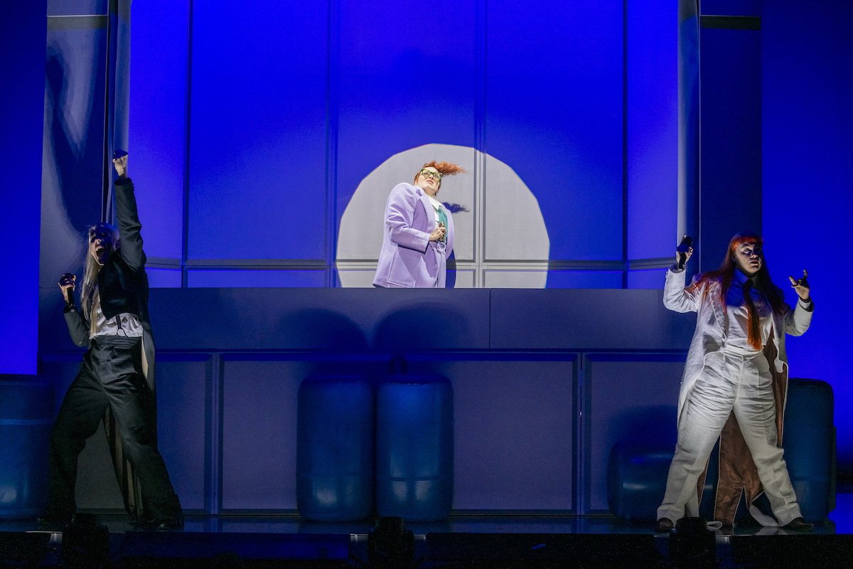 BERLINER ENSEMBLE: "Biedermann und die Brandstifter von Max Frisch, Regie: Fritzi Wartenberg